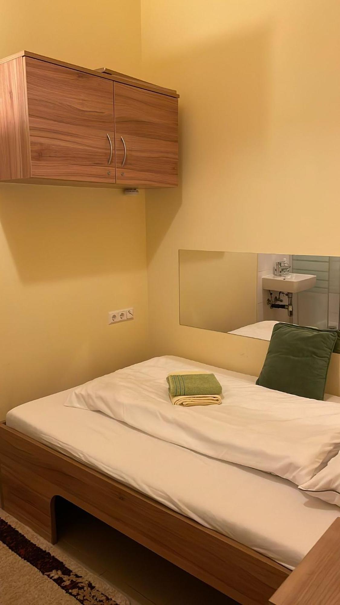 Elisabeth Hostel Вена Экстерьер фото